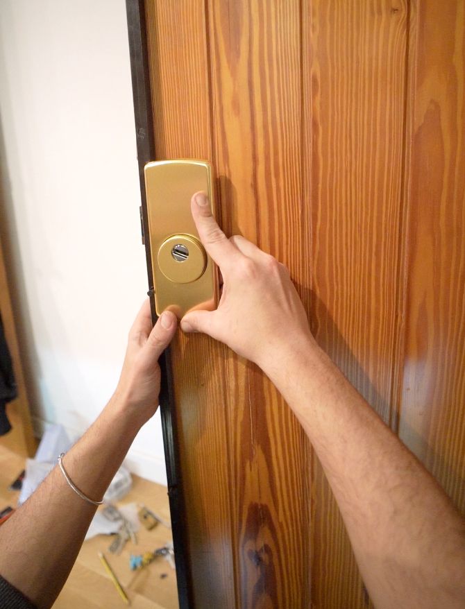 Detalle de intervención de cerrajería realizada por Álex